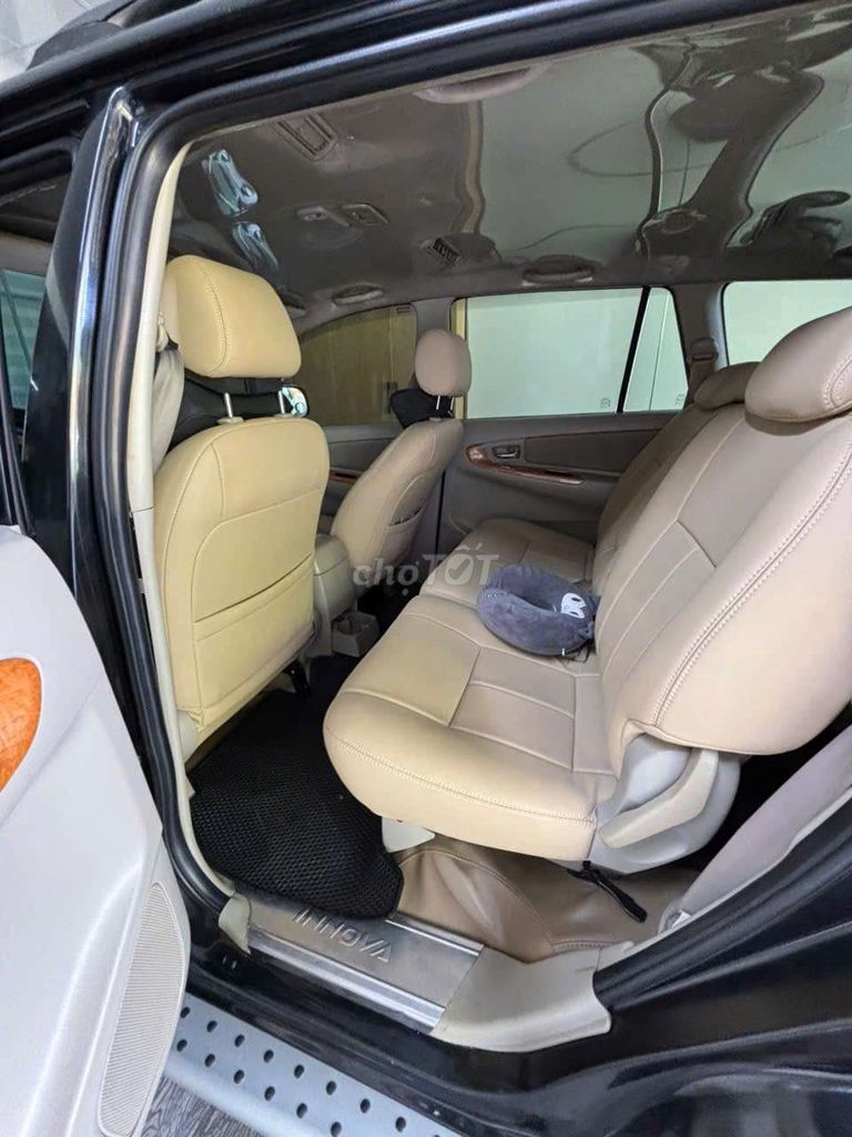 Toyota Innova - ảnh 2