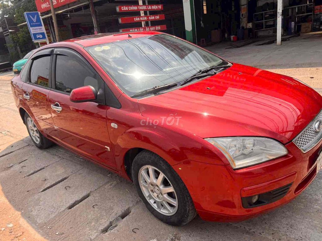 Ford Focus 2005 - ảnh 2
