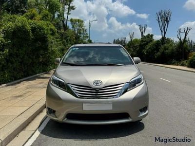 Toyota Sienna Limited 3.5 2017 - ảnh 1
