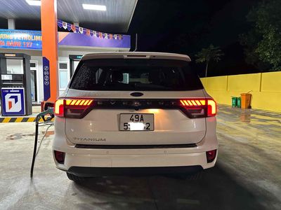 Ford Everest 2022 - ảnh 1
