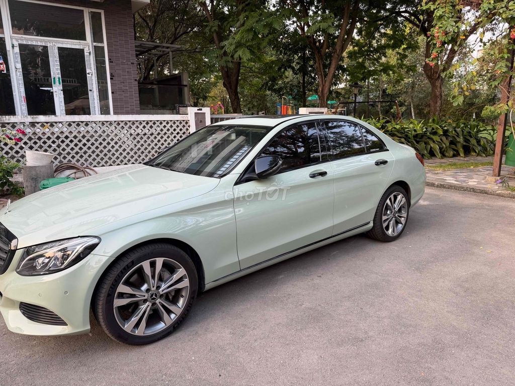 Mercedes-Benz - ảnh 2