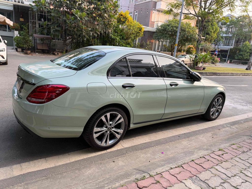Mercedes-Benz - ảnh 3