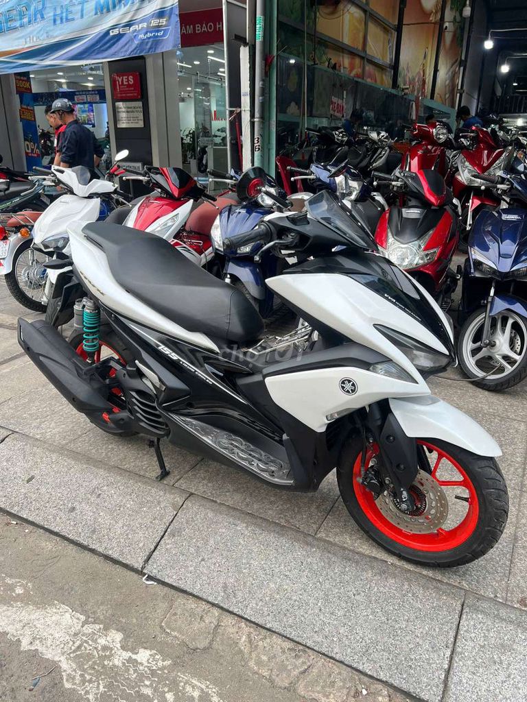 Yamaha NVX 2018 - ảnh 1