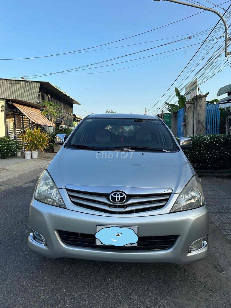 Toyota Innova 2011 - ảnh 2