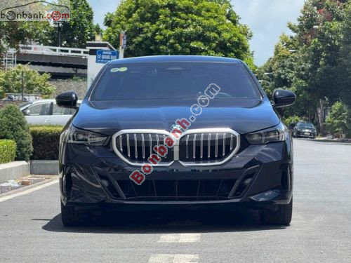 BMW 5 Series 530i M Sport 2025 - ảnh 2