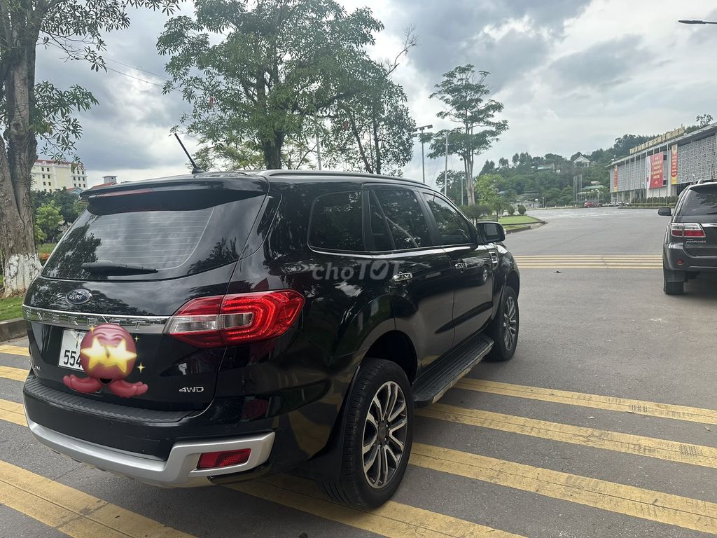 Ford Everest 2021 - ảnh 1