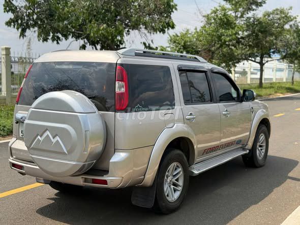 Ford Everest 2009 - ảnh 2