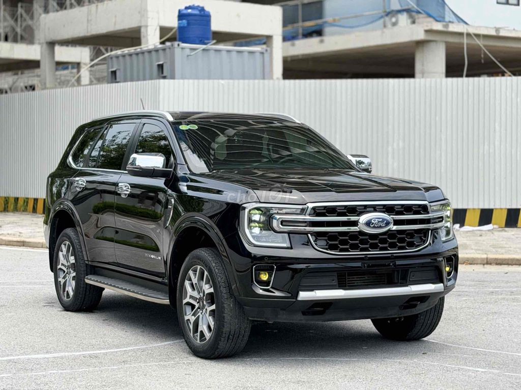 Ford Everest 2022 - ảnh 2