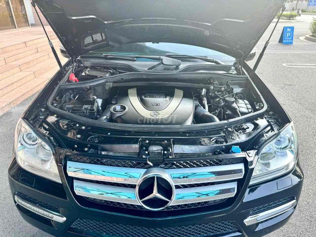Mercedes-Benz 2011 - ảnh 1