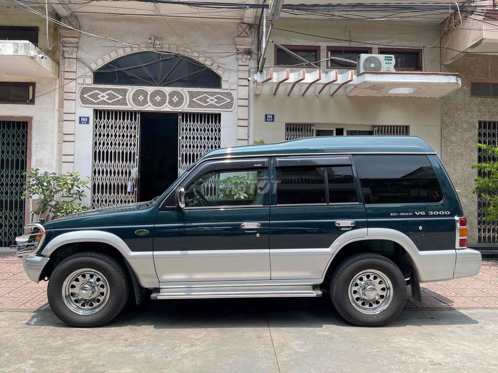Mitsubishi Pajero 2006 - ảnh 4