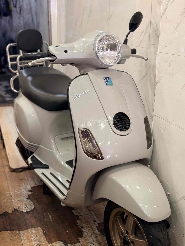 Piaggio Vespa 2012 - ảnh 2