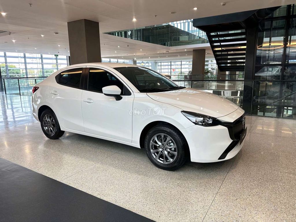 Mazda 2 2026 - ảnh 2
