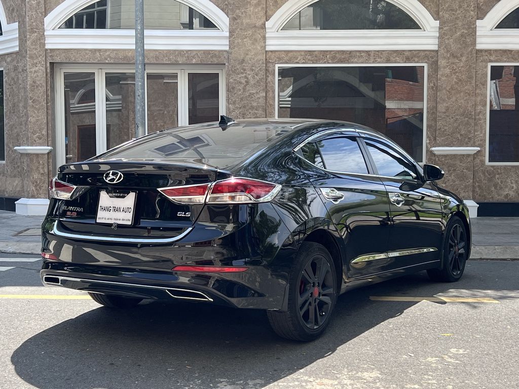 Hyundai Elantra 2.0 AT 2018 - ảnh 4