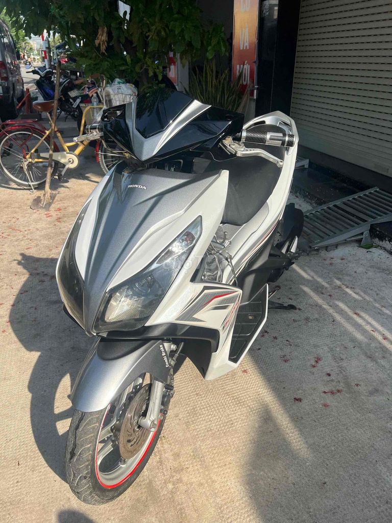 Honda Air Blade 2015 - ảnh 4