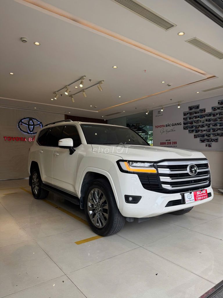Toyota Land Cruiser - ảnh 3