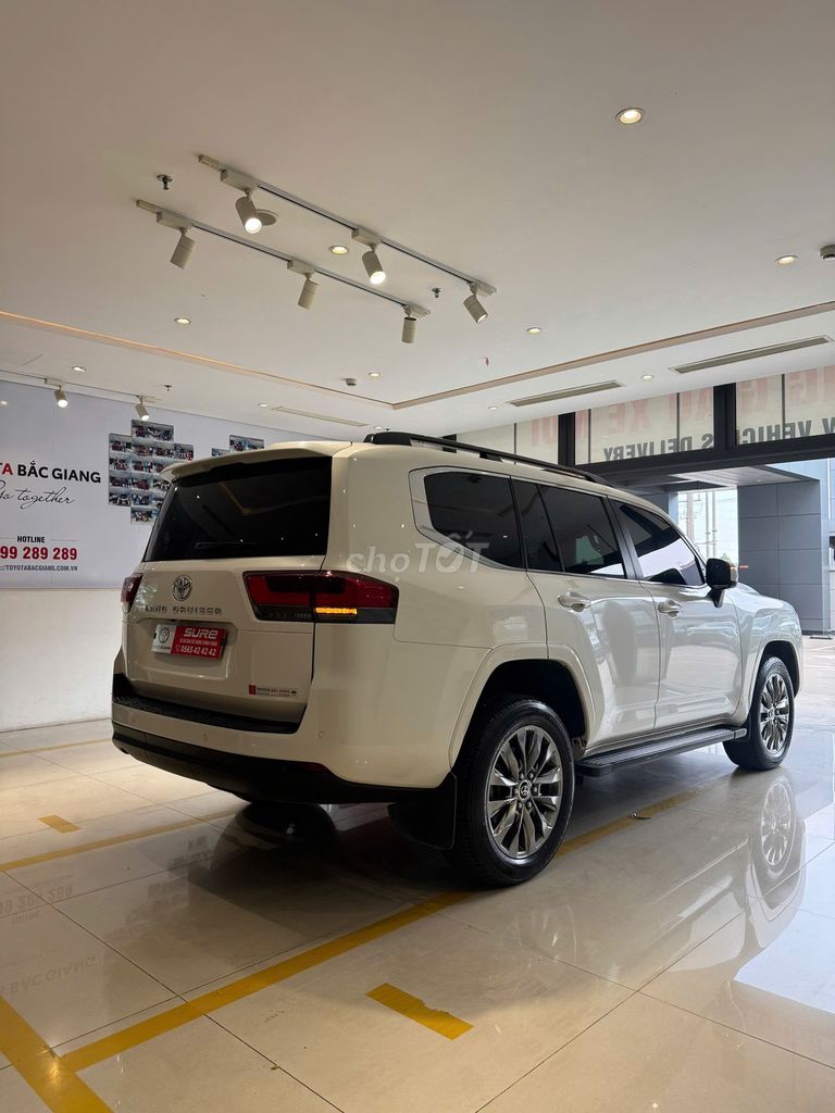 Toyota Land Cruiser - ảnh 4
