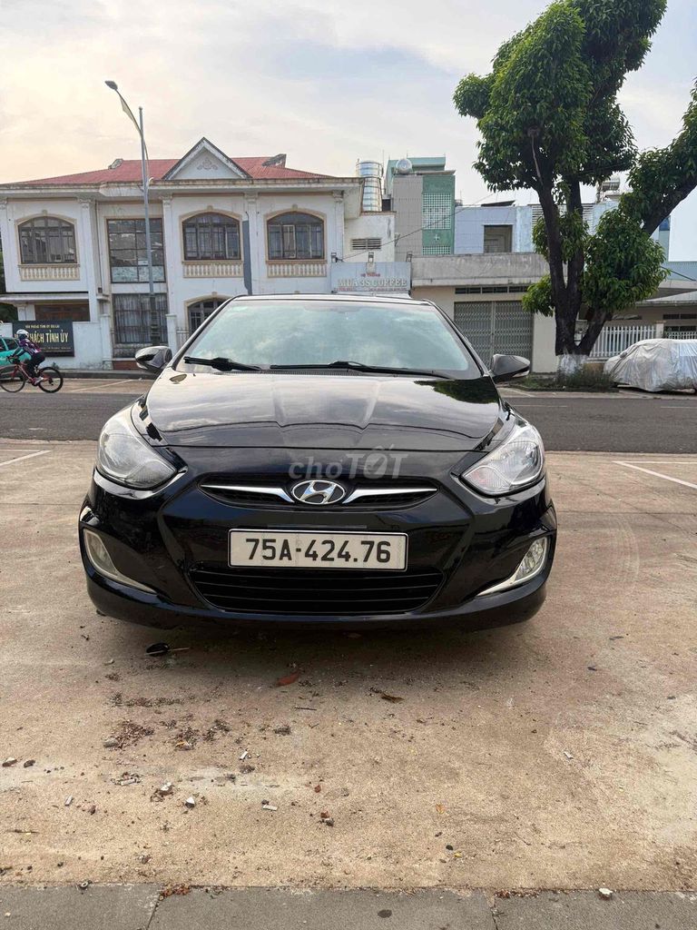 Hyundai Accent 2012 - ảnh 1