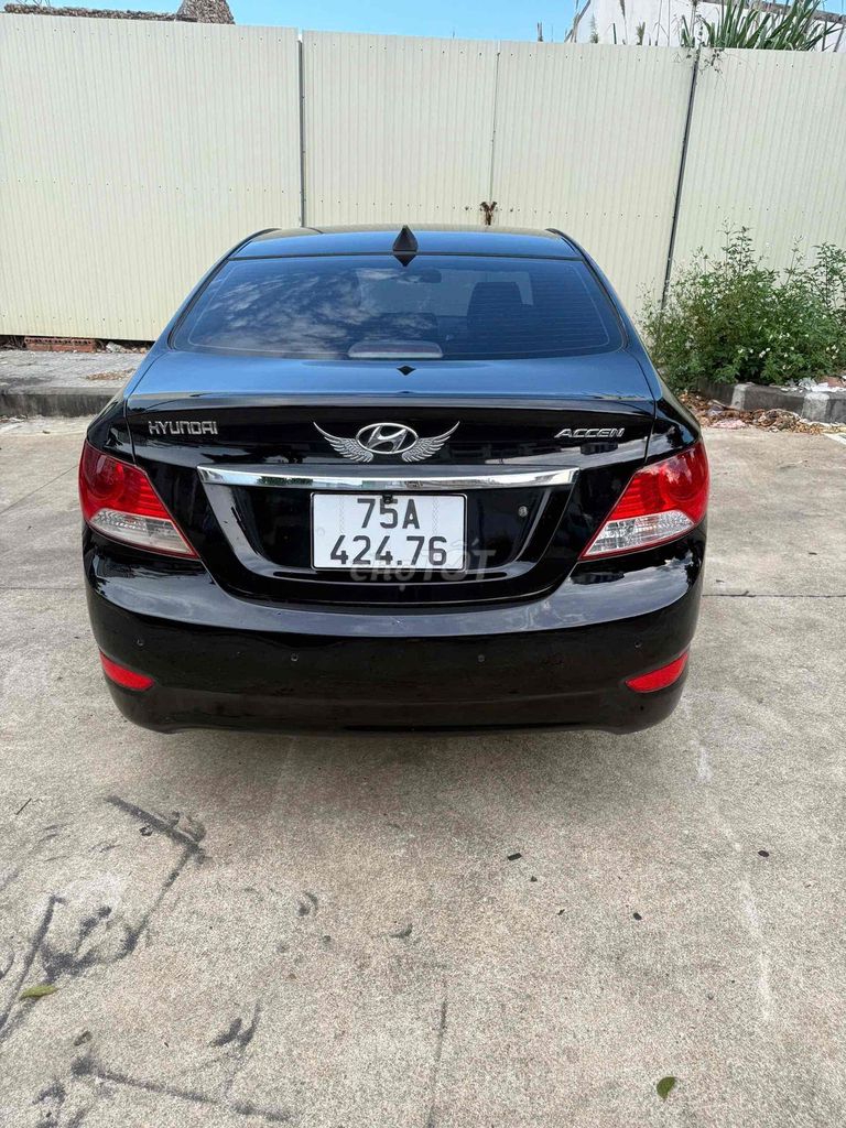 Hyundai Accent 2012 - ảnh 2