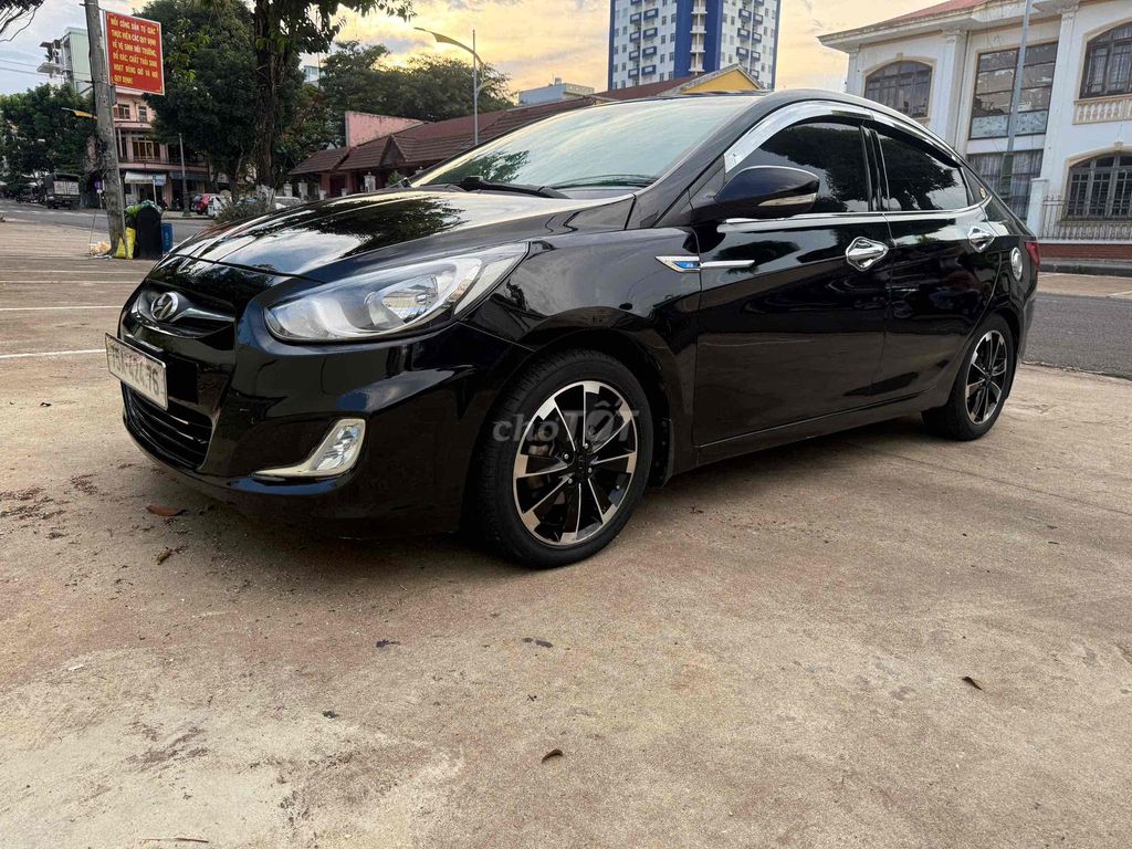 Hyundai Accent 2012 - ảnh 4