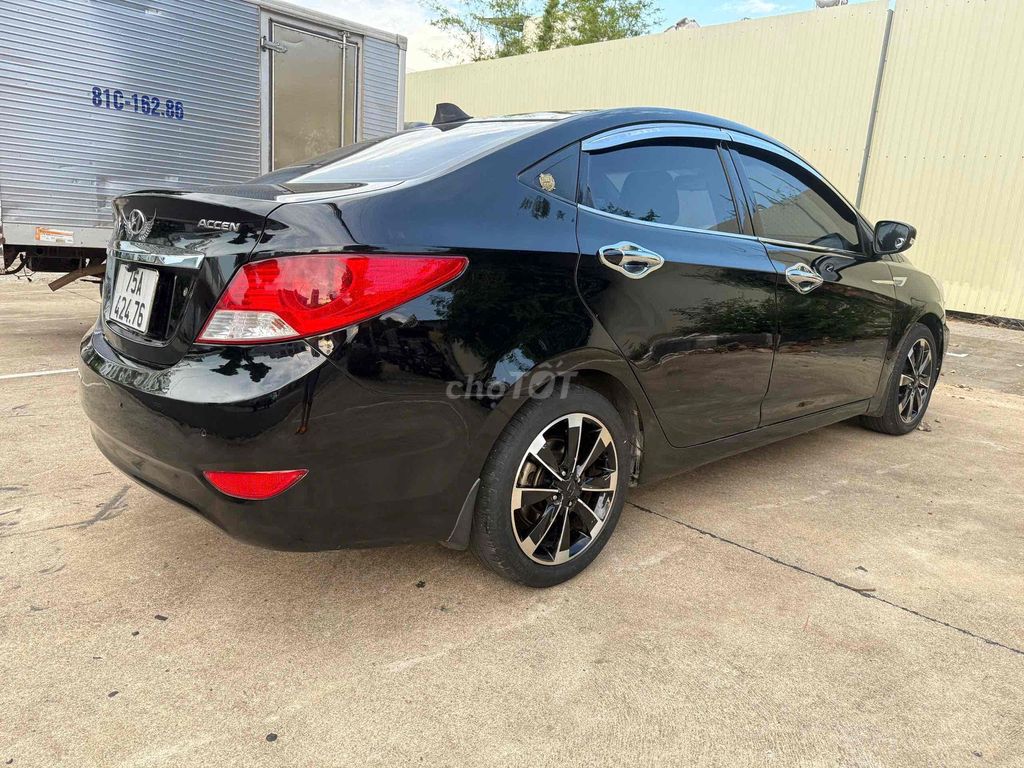 Hyundai Accent 2012 - ảnh 5