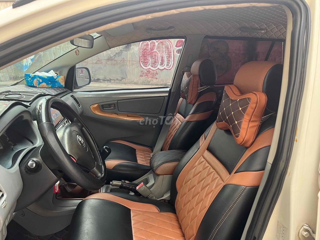 Toyota Innova - ảnh 1