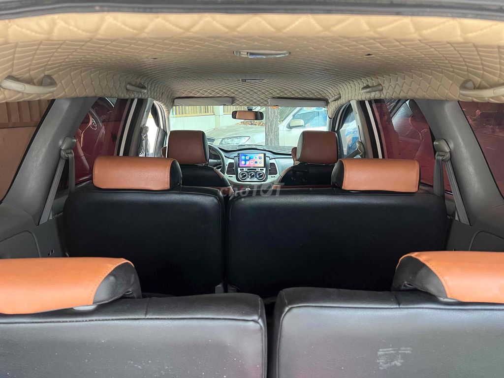 Toyota Innova - ảnh 2