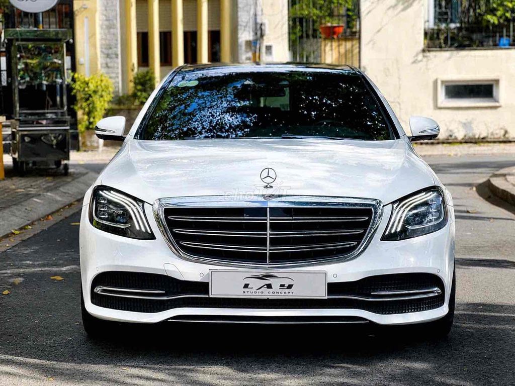 Mercedes-Benz 2018 - ảnh 1