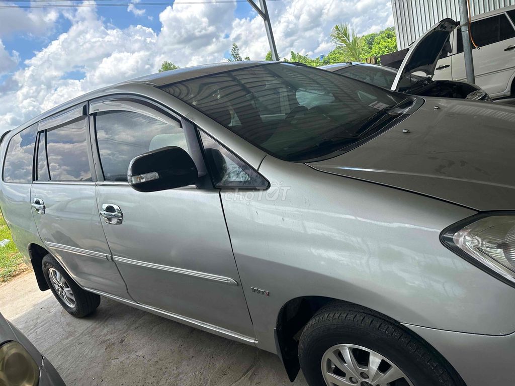 Toyota Innova 2008 - ảnh 2