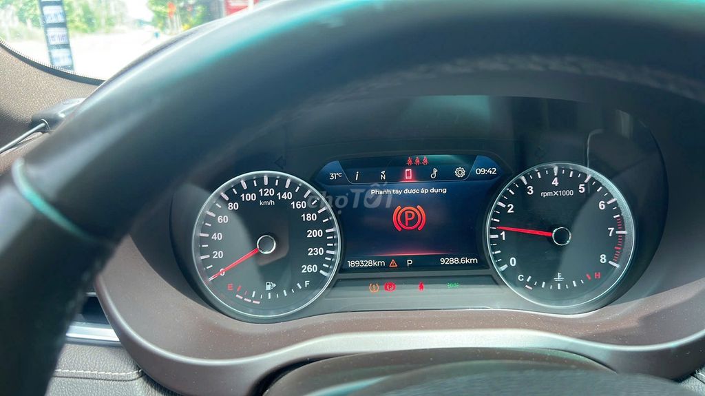 VinFast Lux A2.0 - ảnh 1