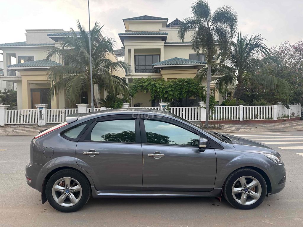 Ford Focus - ảnh 3