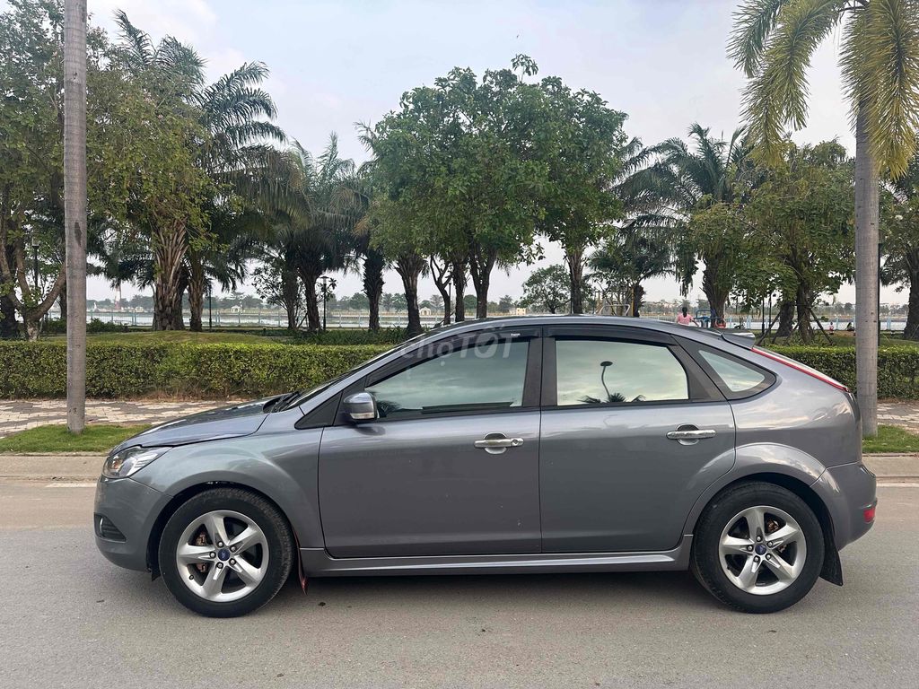 Ford Focus - ảnh 4