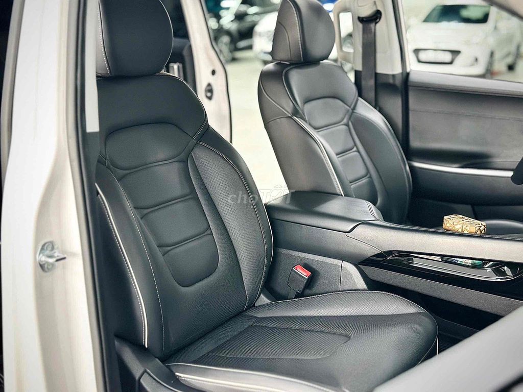 Hyundai Custin 2024 - ảnh 4