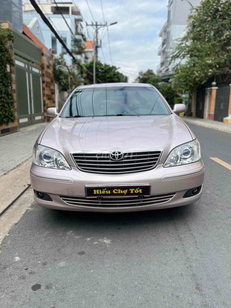 Toyota Camry - ảnh 1