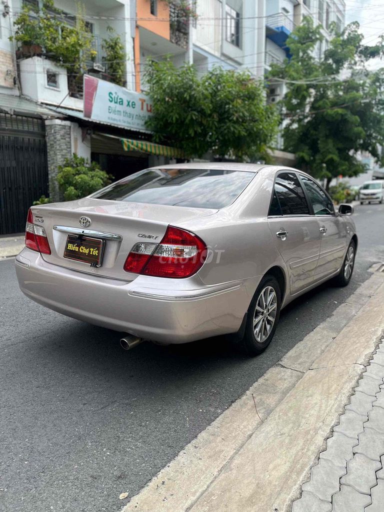 Toyota Camry - ảnh 4