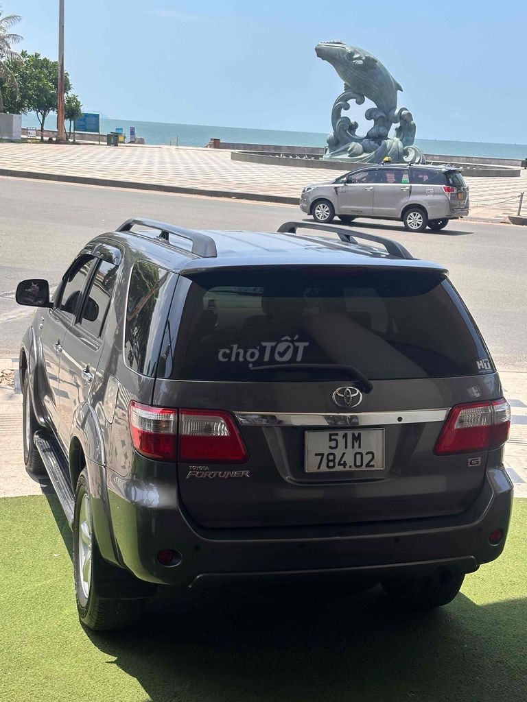 Toyota Fortuner 2011 - ảnh 1