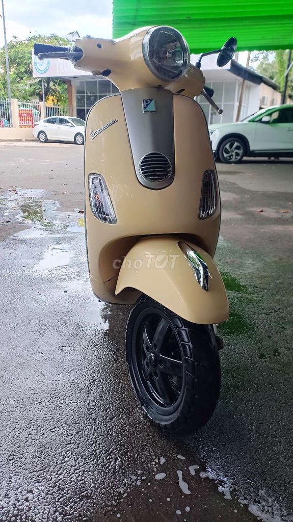 Piaggio Vespa 2010 - ảnh 4