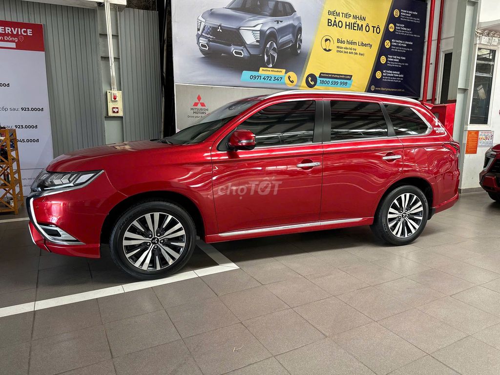 Mitsubishi Outlander 2022 - ảnh 1