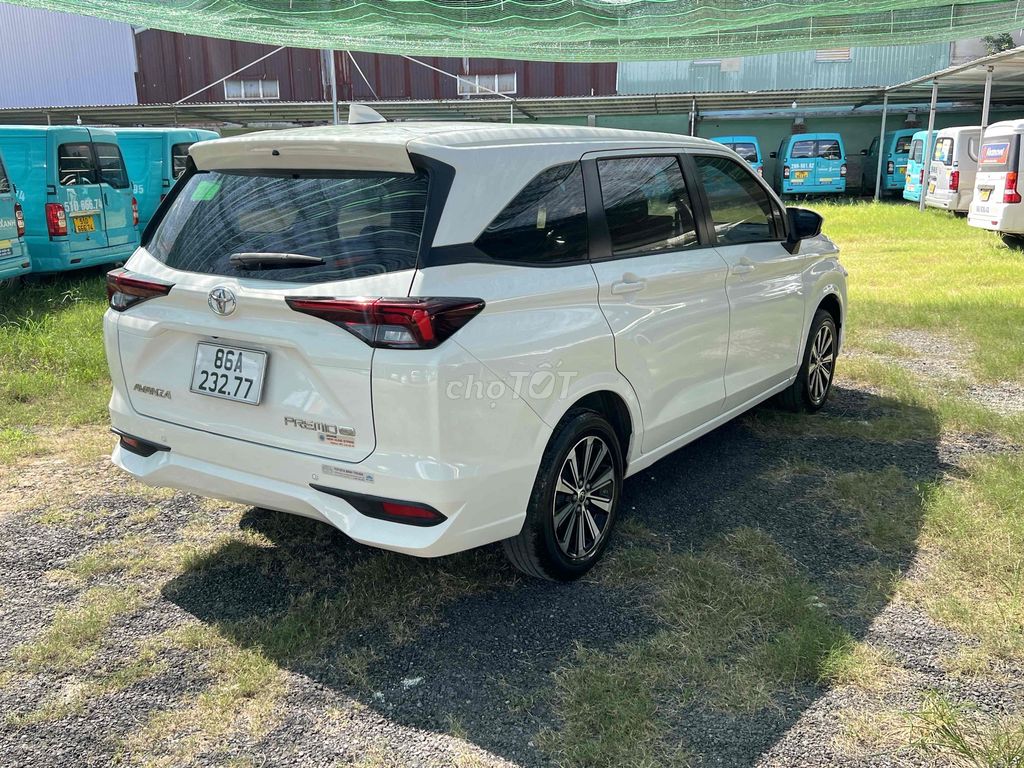 Toyota Avanza Premio - ảnh 1