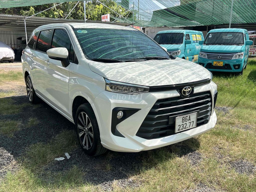 Toyota Avanza Premio - ảnh 2