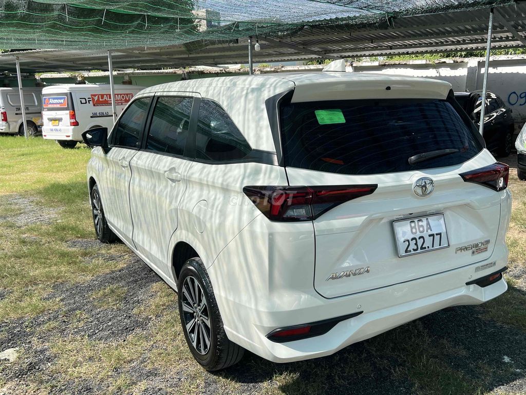 Toyota Avanza Premio - ảnh 4