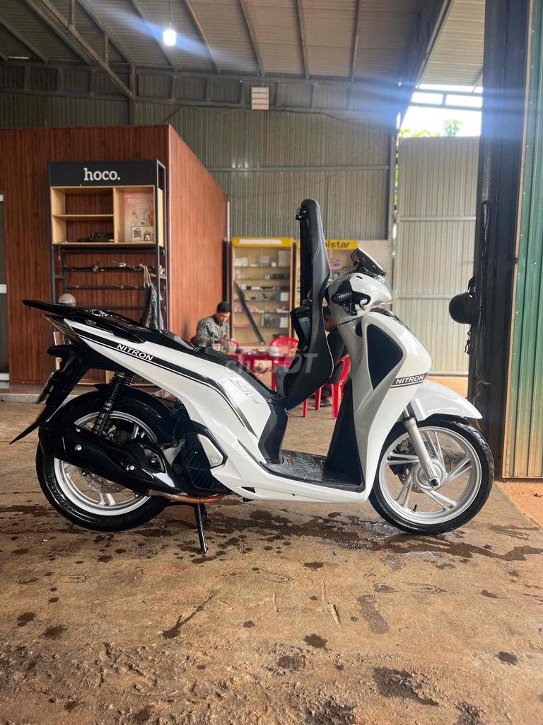 Honda SH 2018 - ảnh 1