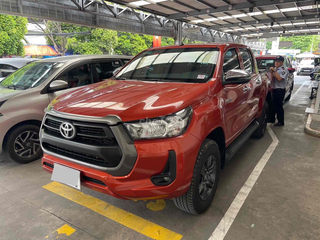 Toyota Hilux 2021 - ảnh 2
