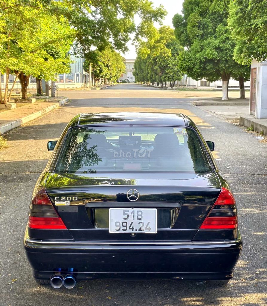 Mercedes-Benz - ảnh 1