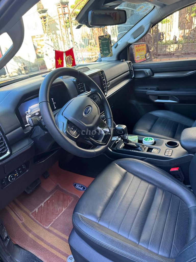 Ford Everest 2023 - ảnh 4
