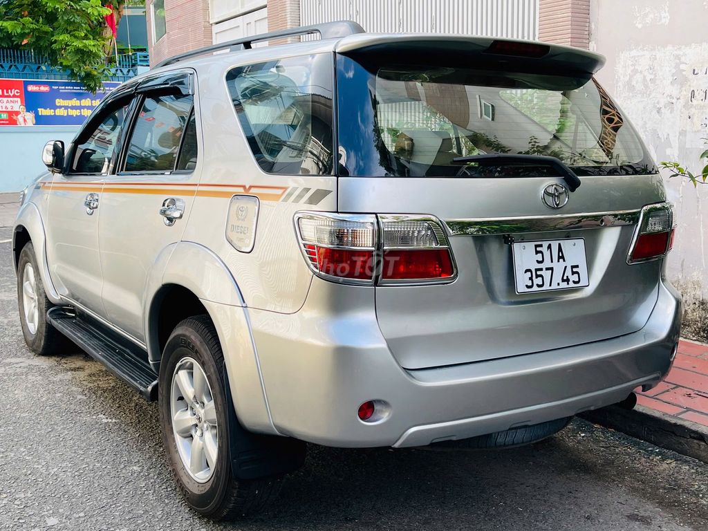 Toyota 2009 - ảnh 2