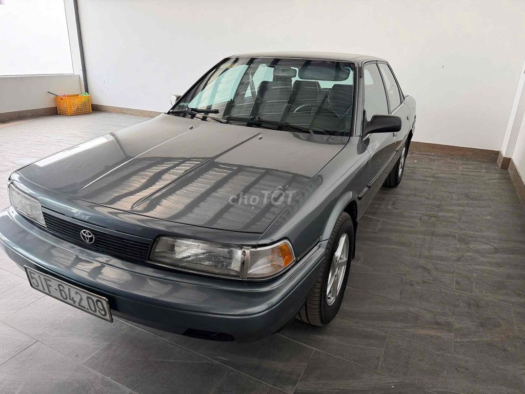 Toyota Camry - ảnh 1