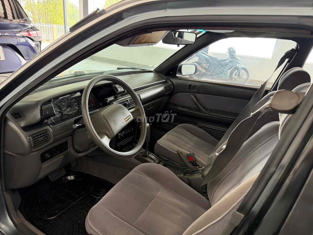 Toyota Camry - ảnh 5