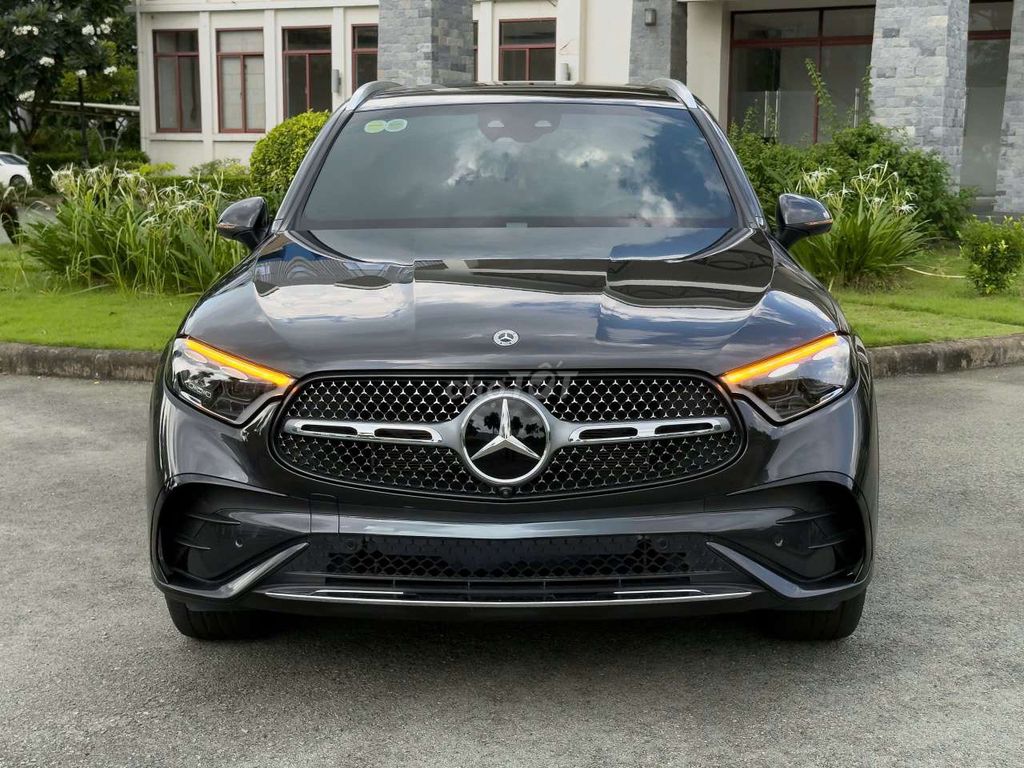 Mercedes-Benz 2024 - ảnh 1