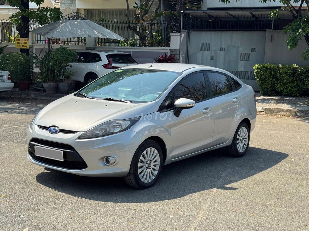Ford Fiesta 2012 - ảnh 1