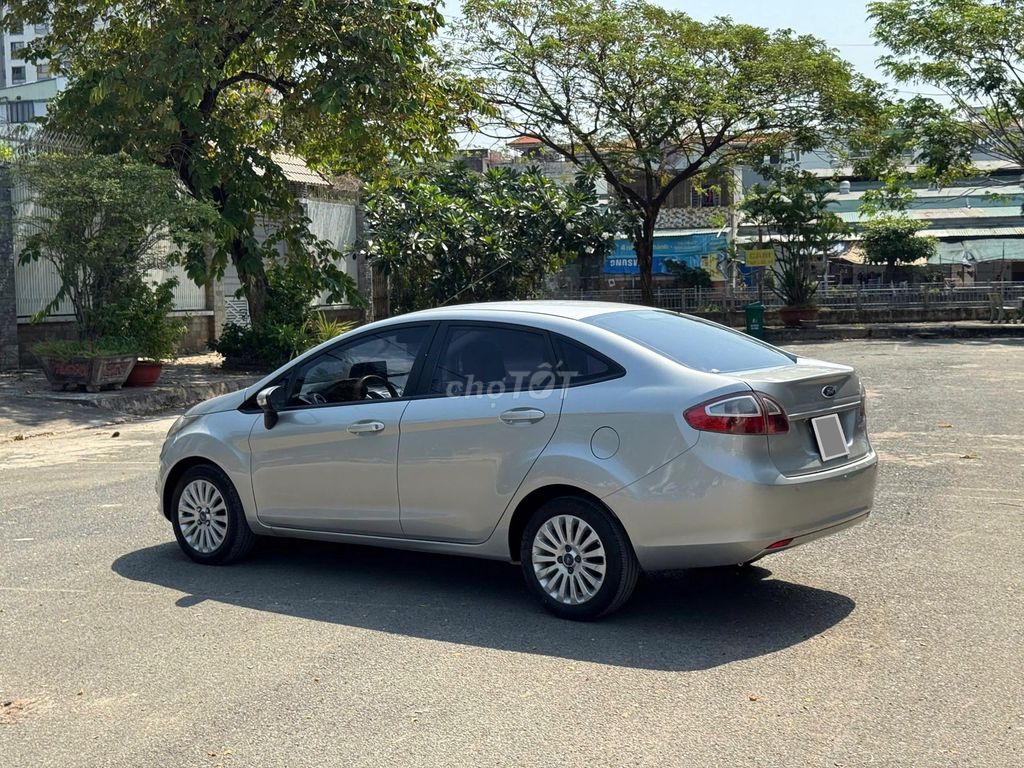 Ford Fiesta 2012 - ảnh 3